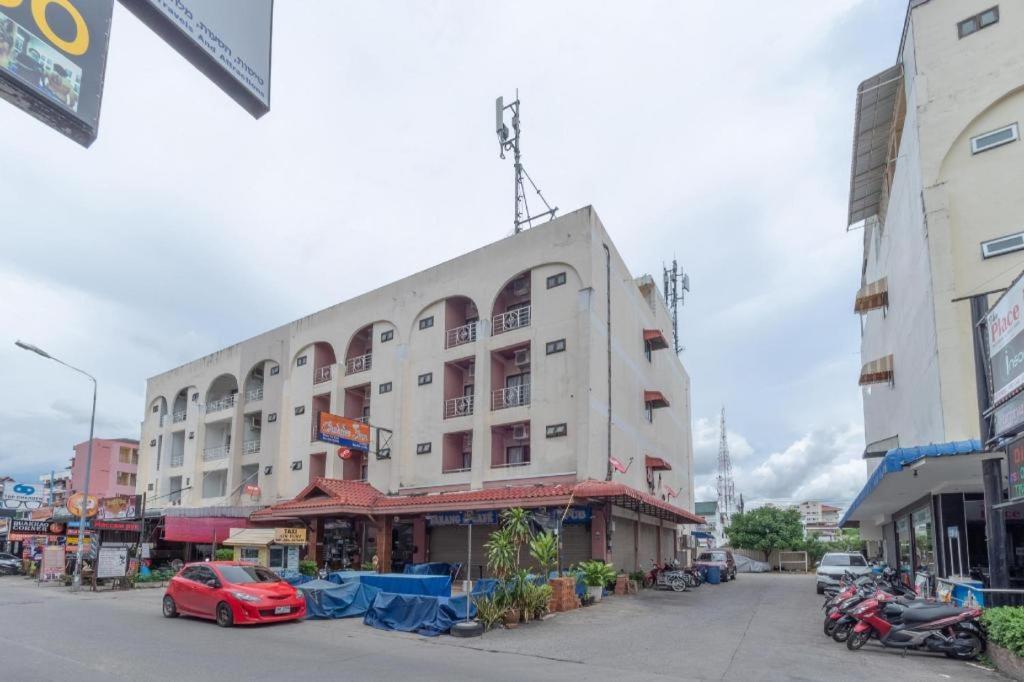 Oyo 1125 Chokdee Inn Pattaya Eksteriør bilde